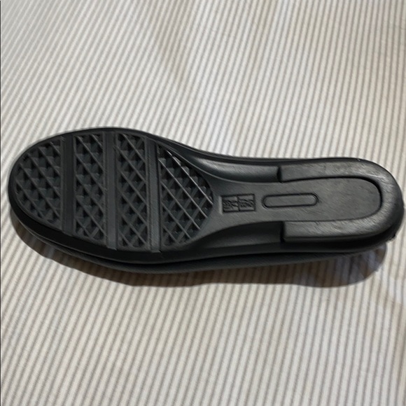 Shoes - Picture 2 of 4